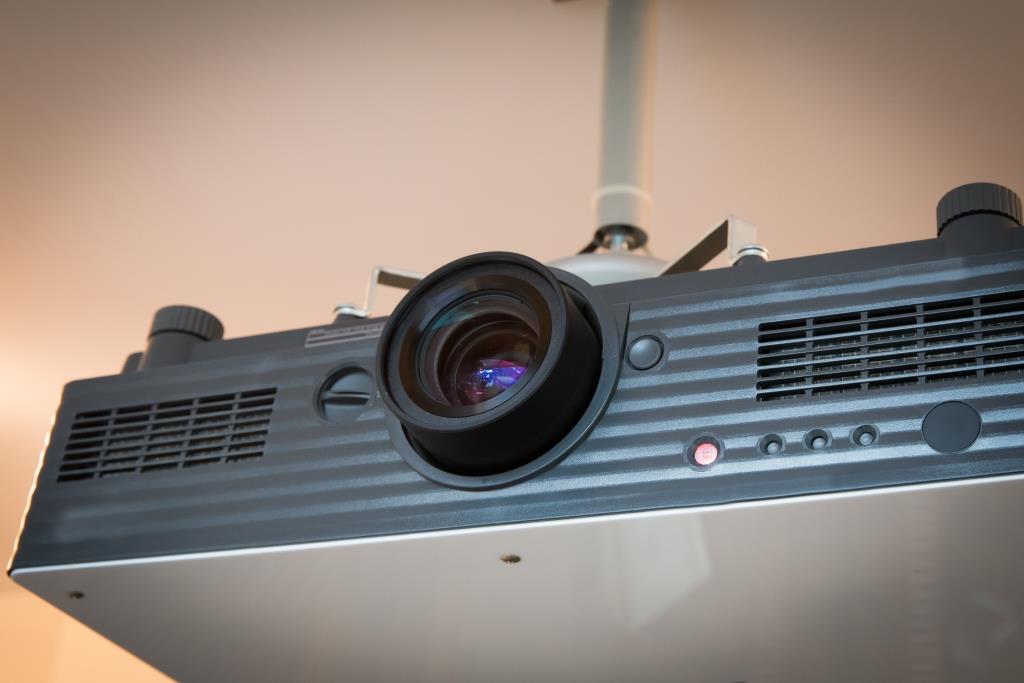 Upclose picture of LCD projector unit.